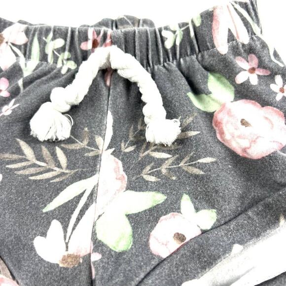 Made By Molly Floral Shorties - Picture 4 of 5